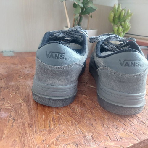 Vans Hylane Suede Grey sneakers, EU 43