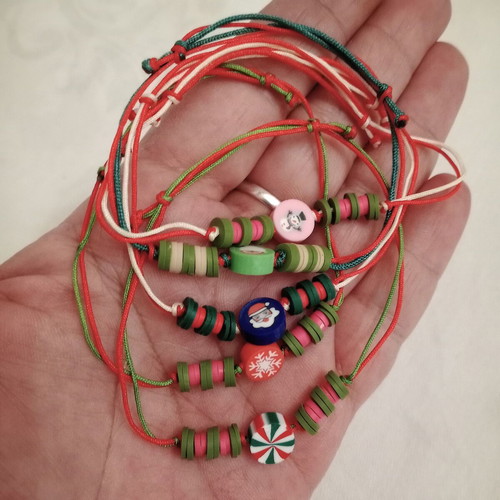 Bracelets charms new, set of 5 colorful pieces