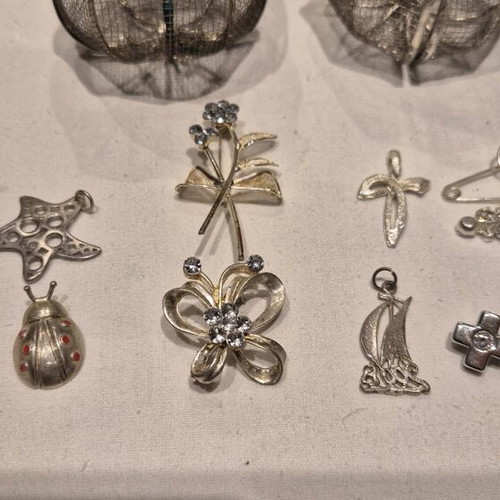 Decorative items new, various from collection