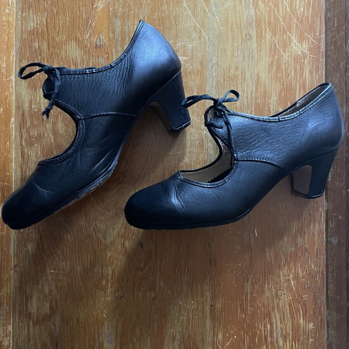 Flamenco shoes size 37 black leather like new