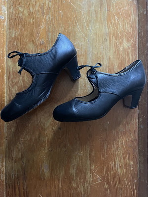 Flamenco shoes size 37 black leather like new