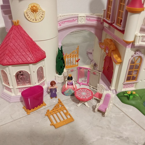 Playmobil Princess 5142 Dreamy Royal Castle used, missing parts