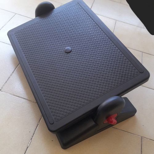 Office Footrest with 2 Positions like new