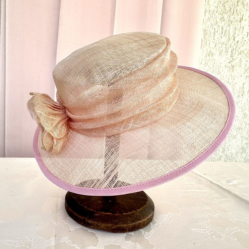 Axilleas Accessories straw hat with rose, like new, size M