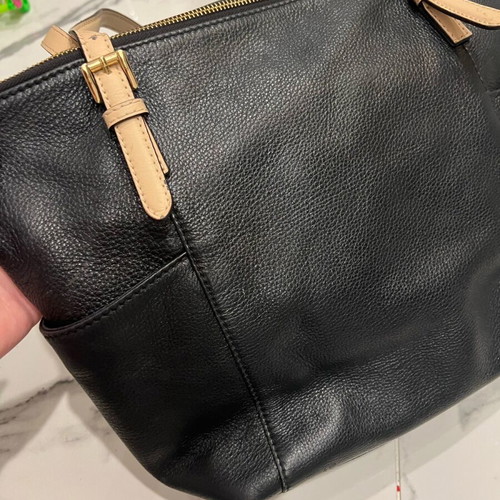 Michael Kors women's leather shoulder bag used, black with defect