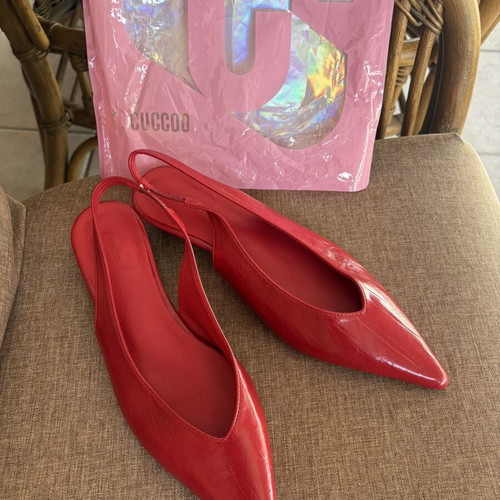 Flat shoes with pointed toe, size 39