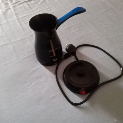 IQ electric briki 450W 300 ml black for 4 cups, like new