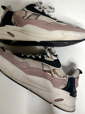 Stradivarius sneakers size 39 like new, pastel beige pink sports shoes