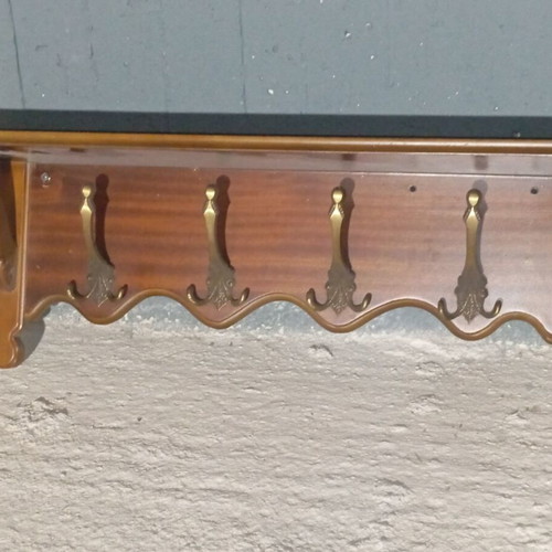 Wooden vintage coat rack like new