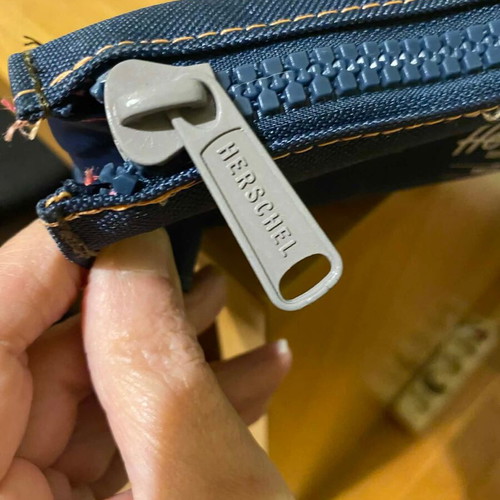 Herschel Settlement pencil case like new