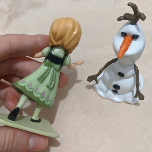 *SALES* 2 figures from the movie Frozen (Disney) Olaf & Anna
