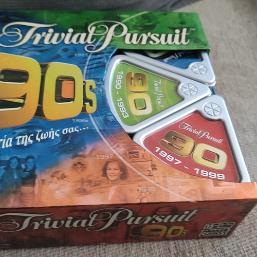 Trivial Pursuit 90s used, collectible edition with 1,800 questions