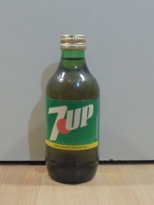 7 UP старо стъклено шише 250 мл гръцко бутилиране запечатано