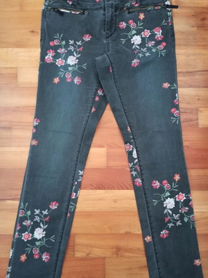 García gray jeans with flowers like new, size 28