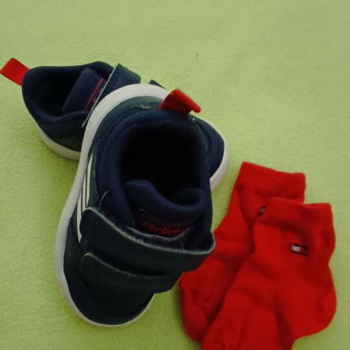 Adidas baby shoes no 19 and Tommy Hilfiger socks set like new