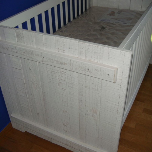 Baby cot like new with adjustable height, solid wood, white, with mattress