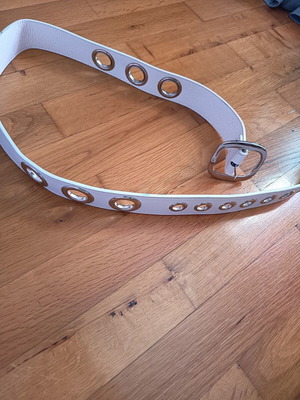 Doca women's belts like new, white and green, set of two