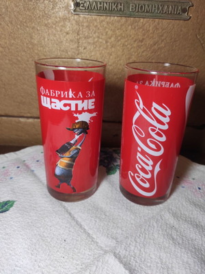 Coca Cola 1990s collectible glass set of 2, like new, 13cm height