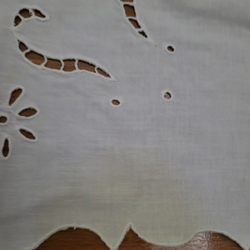 Table linen carré with slight stains