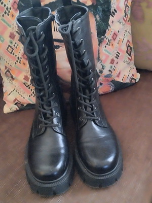 Leather boots new, size 40