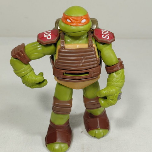 Teenage Mutant Ninja Turtles Leonardo & Mikey figures used, 2012