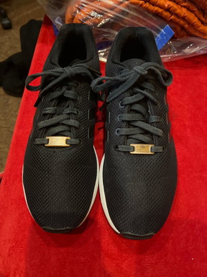 Adidas αθλητικά παπούτσια μεταχειρισμένα, μέγεθος 44, μαύρα