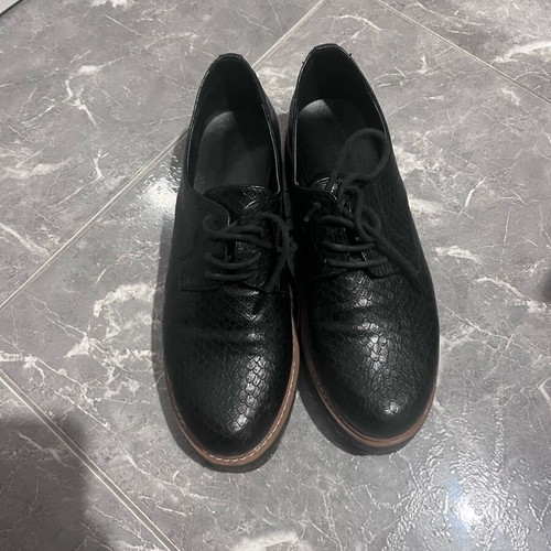 Oxford shoes Exe black croco pattern like new size 39