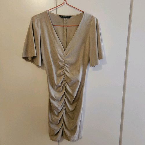 Φόρεμα Zara Basic μπεζ σαν καινούργιο με ντραπέ σχέδιο
