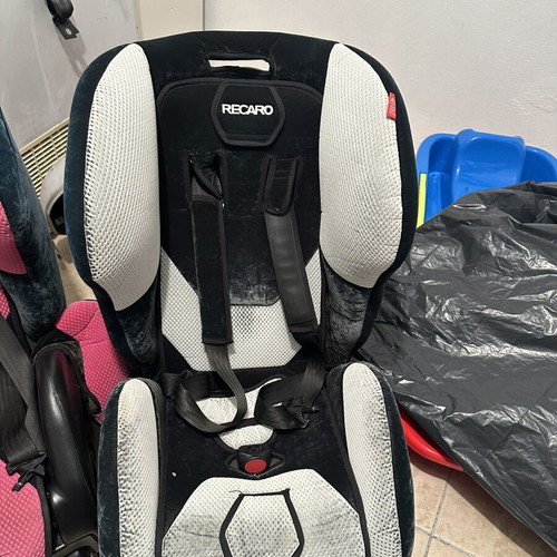 Recaro car seats with Isofix base, pack of 2