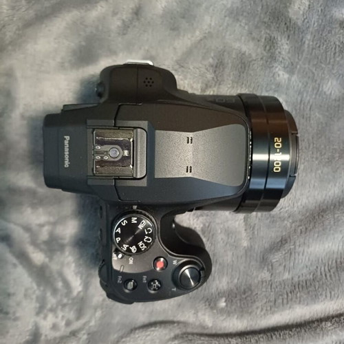 Panasonic Lumix FZ82D camera like new with Sandisc Extreme 64GB SDXC