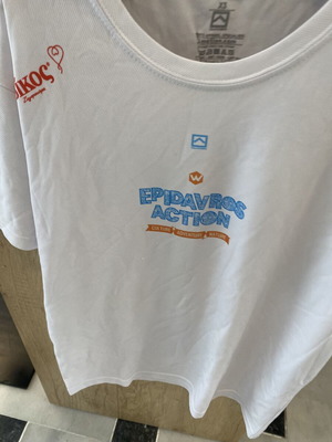 T-shirt dry fit collectible children's size XS used