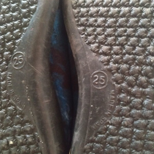 Boys' winter slippers size 25 used, blue and red