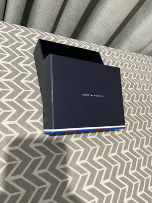 Tommy Hilfiger box like new with minor scratches