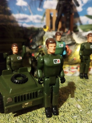 Matchbox Lesney figures used, pack of 4, 70's vintage