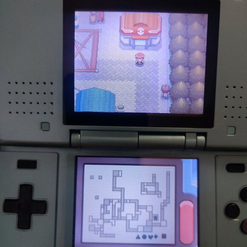 Pokemon Pearl game cartridge like new with shiny Pokemon and items