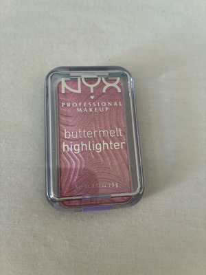 NYX Buttermelt Highlighter 5g, shade 01 No 1 Butta