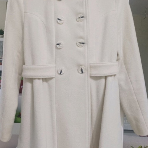 Regalinas coat like new, cream color, size S