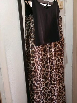 Set pants and top like new, black and beige