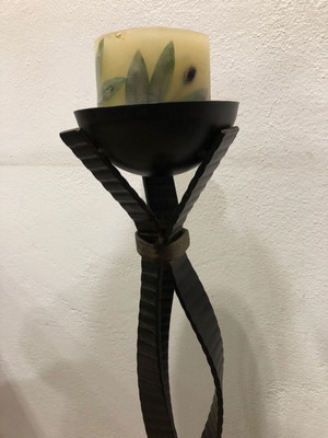 Metal floor candlestick height 90 cm like new, solid iron