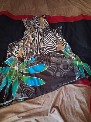Dress sleeveless maxi with printed pattern like new, multicolor