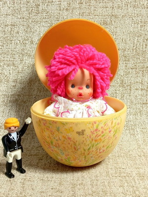 Patapouf Girl in Egg El Greco New Vintage 80s Doll