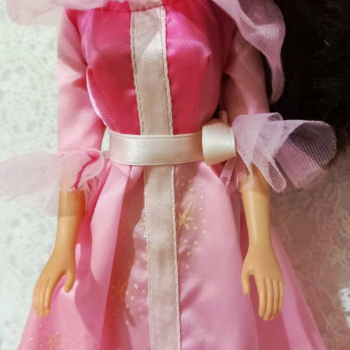 Vintage Belle doll in pink dress Mattel 1992 like new
