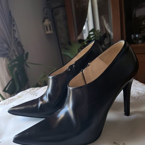 ZARA Vintage Black Ankle Boots with Mid Heel Like New Size 37