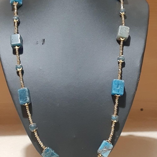 Necklace with rough and round apatite, very long, new