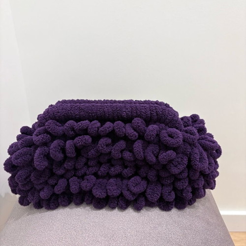 Puffy bag like new, colorful purple handbag