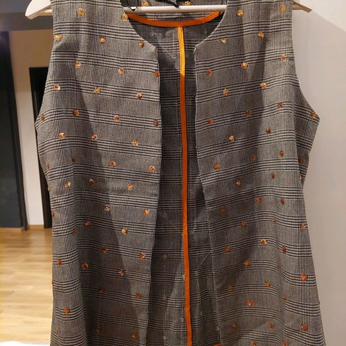 Forel gray checkered vest with gold sequins, size 46, like new