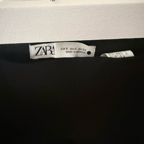 Zara black elastic pants like new, above the ankle