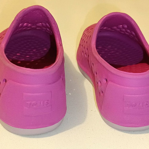 Fuchsia beach sandals toms size 5 (21 num.)