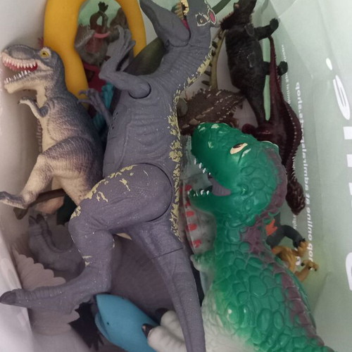 Dinosaur figures pack of 10 like new