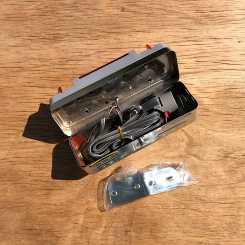 Onward Bicycle Flash with Reflector and 2 D Batteries, Vintage, New